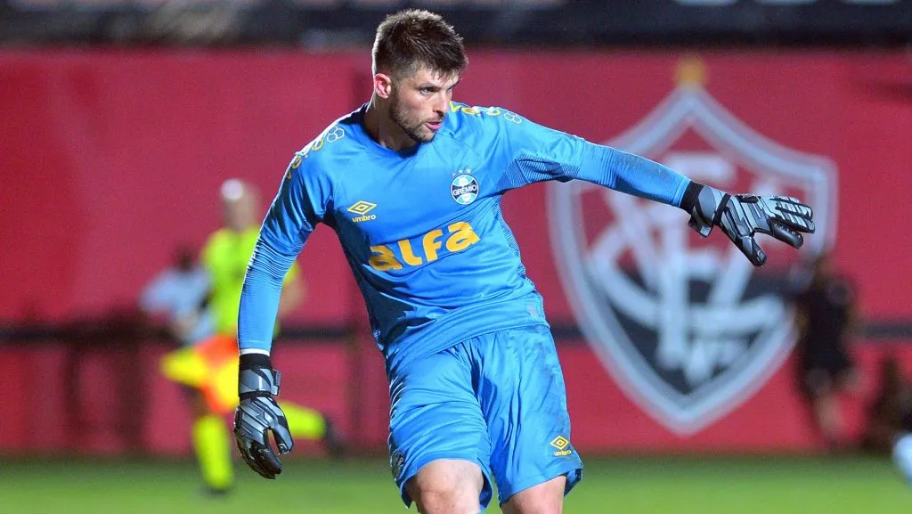 Tiago Volpi, do Grêmio