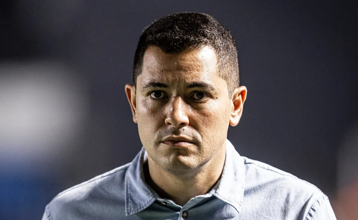 sport-faz-convite-mas-pedro-martins-permanece-como-ceo-do-santos