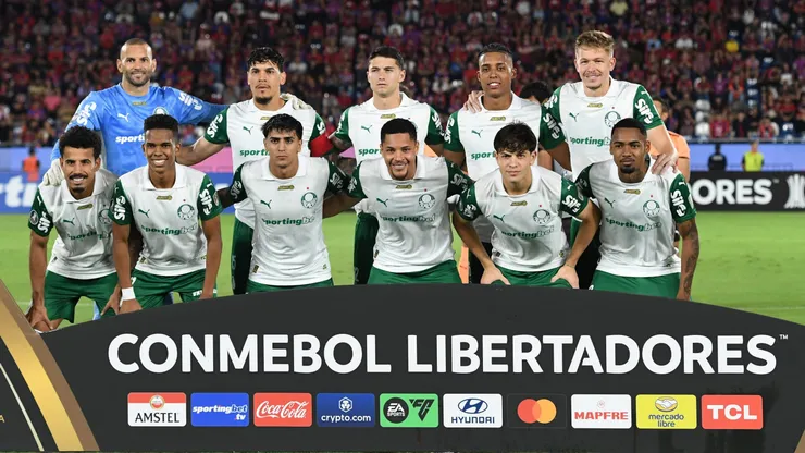 Jogadores do Palmeiras posam para foto - Foto: Christian Alvarenga/Getty Images