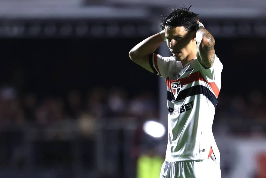SP – SAO PAULO – 14/05/2025 – COPA LIBERTADORES 2025, SAO PAULO X LIBERTAD – jogador do Sao Paulo lamenta durante partida contra o Libertad no estadio Morumbi pelo campeonato Copa Libertadores 2025. Foto: Marcello Zambrana/AGIF