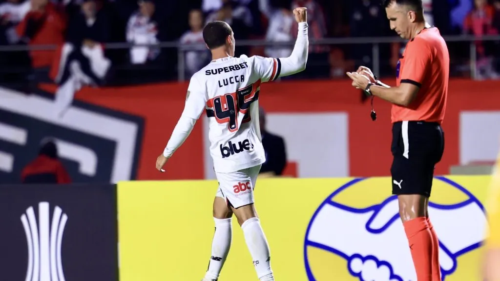Lucca, jogador do Sao Paulo, comemora seu gol durante partida contra o Libertad no estadio Morumbi pelo campeonato Copa Libertadores 2025. Foto: Marcello Zambrana/AGIF