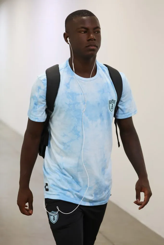 Atacante Hinestroza na mira do Imortal. (Foto: Simon Barber/Getty Images)