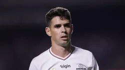 Oscar durante partida do SPFC como mandante