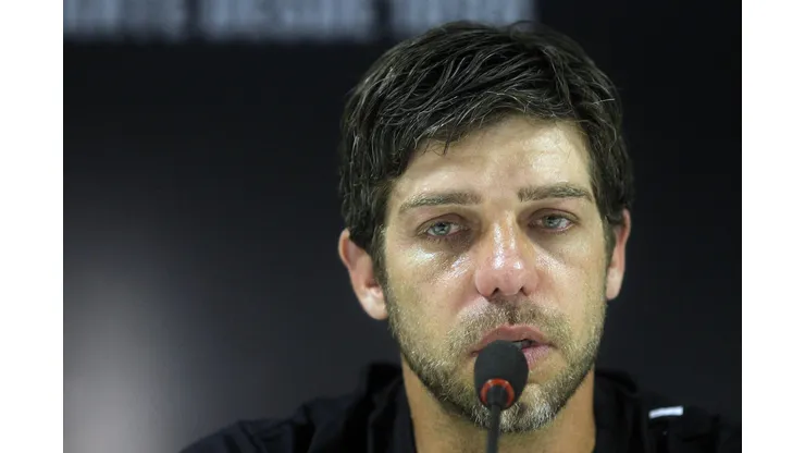 RIO DE JANEIRO - RJ - 03/02/2014 - COLETIVA DE DESPEDIDA DE JUNINHO PERNAMBUCANO DO FUTEBOL - Juninho durante coletiva de imprensa esta tarde em Sao Januario, o jogador anunciou sua aposentadoria no futebol.
