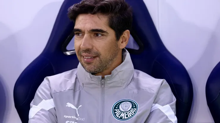 Abel Ferreira técnico do Palmeiras durante partida contra o São Paulo no estádio Arena Barueri pelo campeonato Brasileiro A 2025. Foto: Marcello Zambrana/AGIF