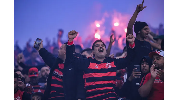 Torcida do Flamengo durante partida contra Corinthians no estádio Arena Corinthians pelo campeonato Copa Do Brasil 2024. Foto: Ettore Chiereguini/AGIF
