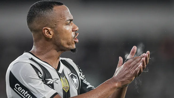 Marlon Freitas em ação pelo Botafogo - Foto: Thiago Ribeiro/AGIF