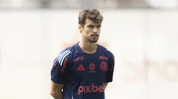 Rodrigo Caio tem bastidor exposto no Flamengo