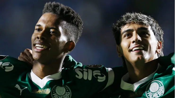 Estêvão e Facundo comemorando gol em La Paz