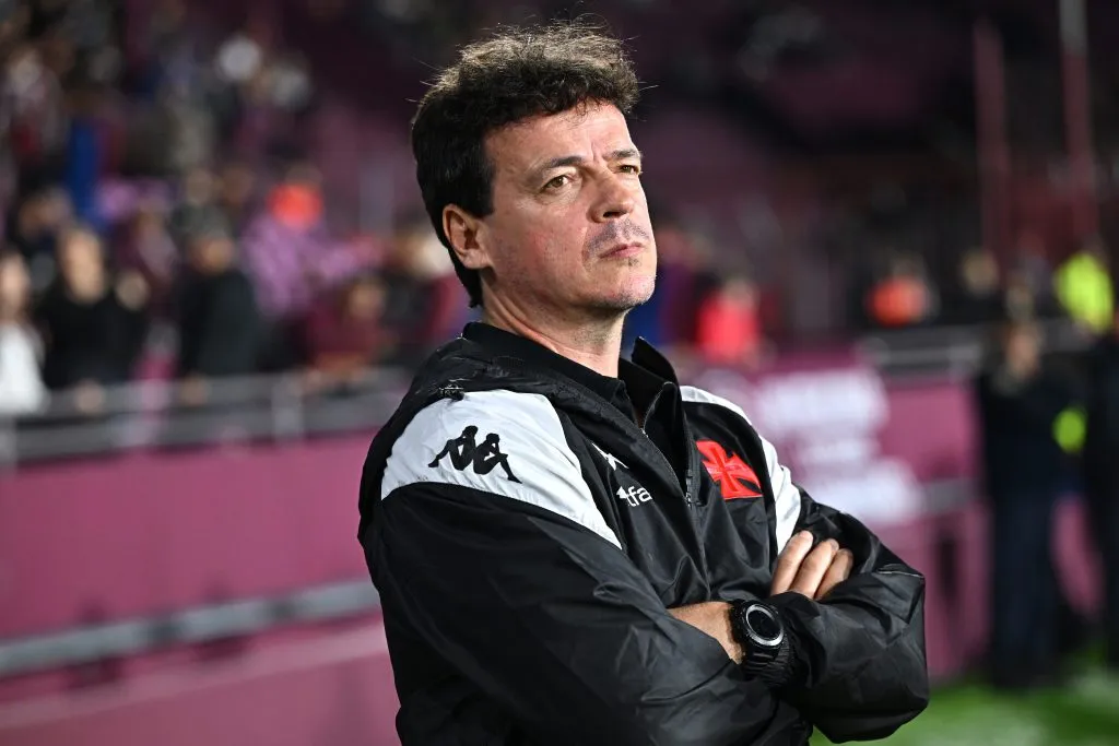 BUENOS AIRES, ARGENTINA – MAY 13: Head coach Fernando Diniz of Vasco Da Gama looks on during a Copa CONMEBOL Sudamericana 2025 group G match between Lanus and Vasco da Gama at Estadio Ciudad de Lanús Néstor Díaz Pérez on May 13, 2025 in Buenos Aires, Argentina. (Photo by Rodrigo Valle/Getty Images)