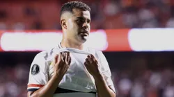 Alisson jogador do São Paulo é expulso de campo durante partida contra o Libertad no estádio Morumbi pelo campeonato Copa Libertadores 2025.