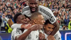 Kylian Mbappé comemora gol marcado com seus companheiros de Real Madrid. Foto: Jose-Manuel Colomo / Alamy Stock Photo