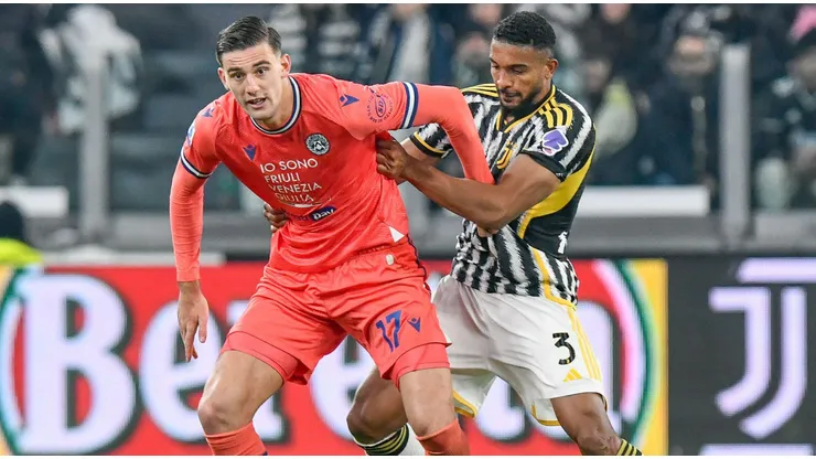 Bremmer pressiona adversário em partida entre Juventus e Udinese. Foto: ZUMA Press, Inc. / Alamy Stock Photo