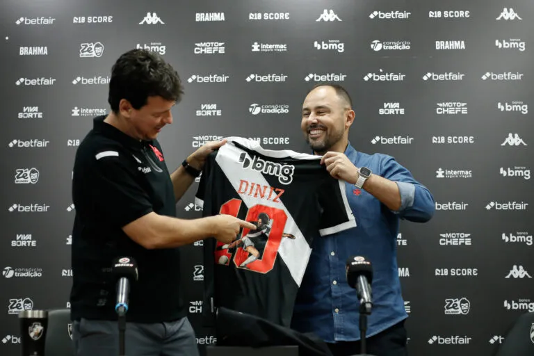 Fernando Diniz durante sua apresentação no Vasco. Foto: Matheus Lima/Vasco da Gama