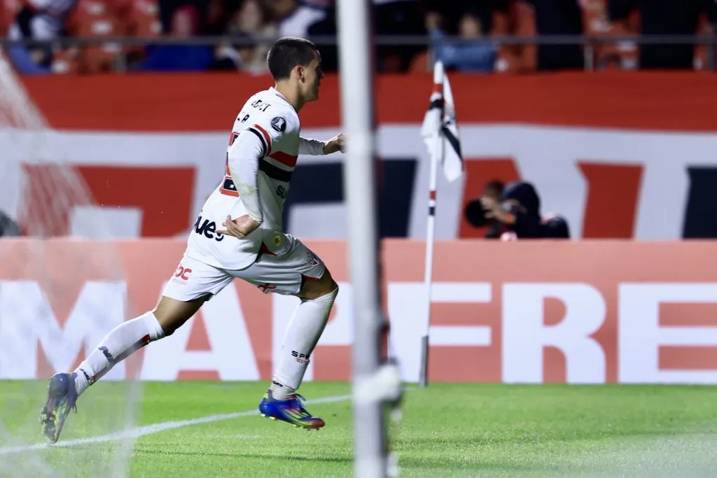 Lucca marcou o gol do São Paulo contra o Libertad. Foto: Rubens Chiri e Paulo Pinto/São Paulo