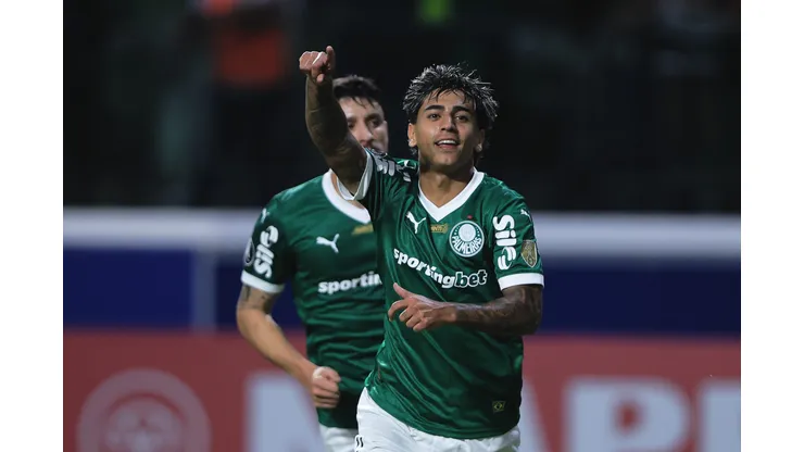 SP - SAO PAULO - 15/05/2025 - COPA LIBERTADORES 2025, PALMEIRAS X BOLIVAR - Facundo Torres jogador do Palmeiras comemora seu gol durante partida contra o Bolivar no estadio Arena Allianz Parque pelo campeonato Copa Libertadores 2025. Foto: Ettore Chiereguini/AGIF