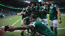 Facundo Torres, jogador do Palmeiras, comemora seu gol com jogadores do seu time durante partida contra o Bolivar no estadio Arena Allianz Parque pelo campeonato Copa Libertadores 2025. Foto: Ettore Chiereguini/AGIF