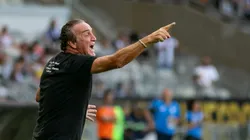 Cuca técnico do Atlético-MG durante partida contra o Botafogo no estadio Mineirao pelo campeonato Brasileiro A 2025. Foto: Fernando Moreno/AGIF