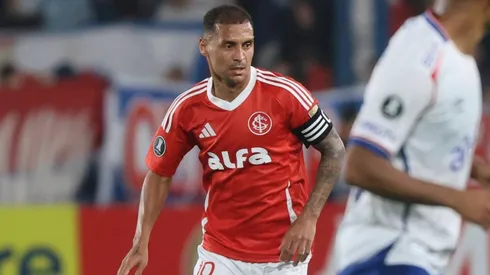 Alan Patrick em ação pelo Internacional