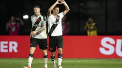 Guilherme Estrella ao lado de Vegetti durante Vasco x São Paulo - Foto: Jorge Rodrigues/AGIF