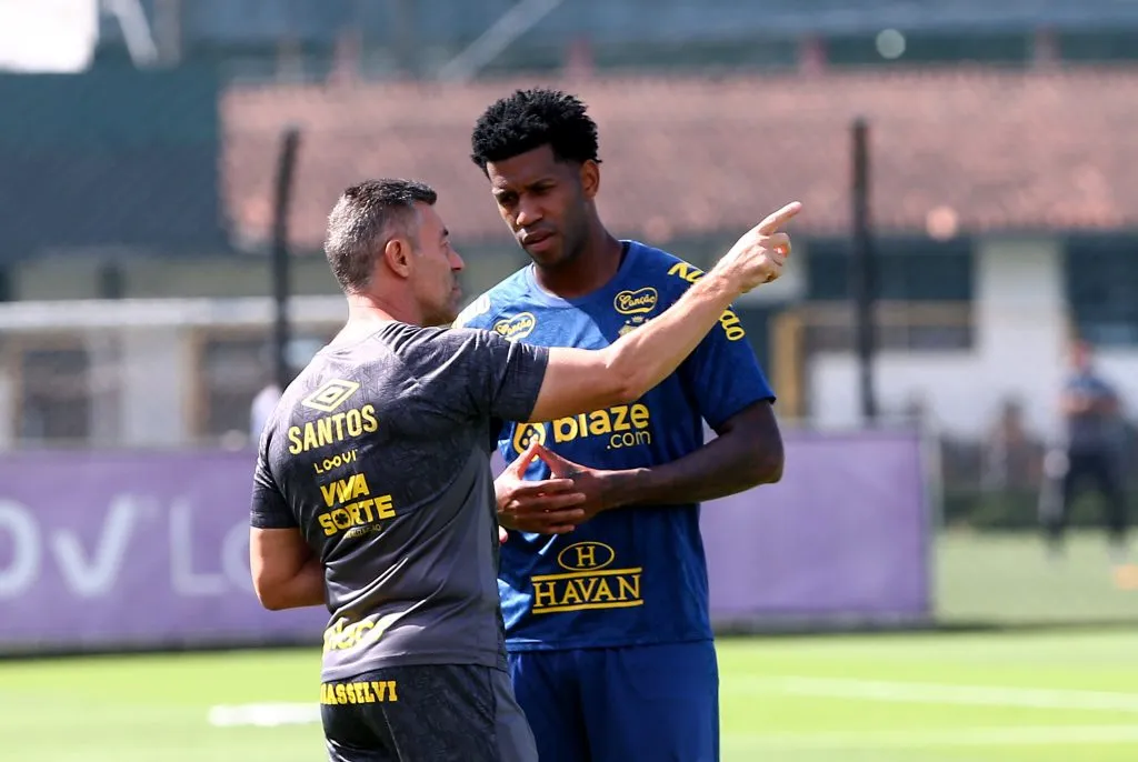 Gil era titular com Pedro Caixinha. Foto: Mauricio De Souza/AGIF