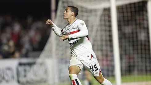 Lucca comemora seu gol único pelo São Paulo. Foto: Rubens Chiri e Paulo Pinto/São Paulo
