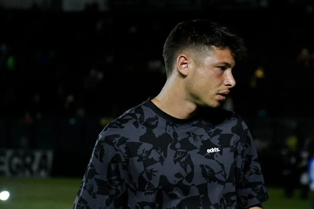 Manuel Capasso não joga partida oficial desde janeiro e rescindiu com Vasco – Foto: Thiago Ribeiro/AGIF