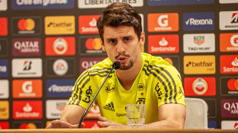 Rodrigo Caio do Flamengo durante coletiva de imprensa antes do treino da equipe no CT Ninho do Urubu