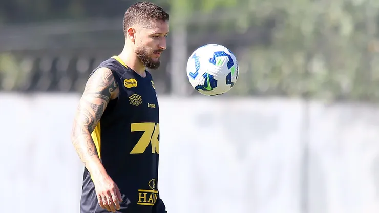 Ze Rafael, jogador do Santos, durante treino no Centro de Treinamento CT Rei Pele. Foto: Mauricio De Souza/AGIF