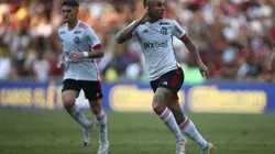 RIO DE JANEIRO, BRAZIL - JUNE 02: Everton Cebolinha of Flamengo celebrates after scoring the team´s first goal during the match between Vasco da Gama and Flamengo as part of Brasileirao 2024 at Maracana Stadium on June 2, 2024 in Rio de Janeiro, Brazil. (Photo by Wagner Meier/Getty Images)