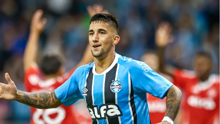 Kike comemorando gol pelo Grêmio - Foto: Lucas Uebel/Grêmio