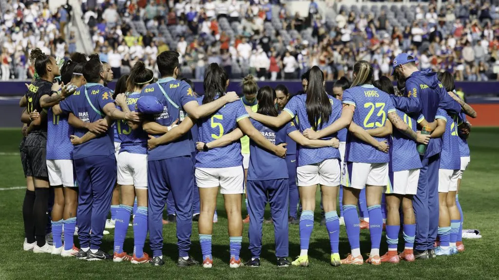 Grupo de jogadoras da Seleção brasileira em amistoso contra os Estados Unidos