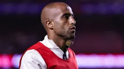 Lucas Moura jogador do São Paulo durante aquecimento antes da partida contra o Fortaleza no estádio Morumbi pelo campeonato Brasileiro A 2025.