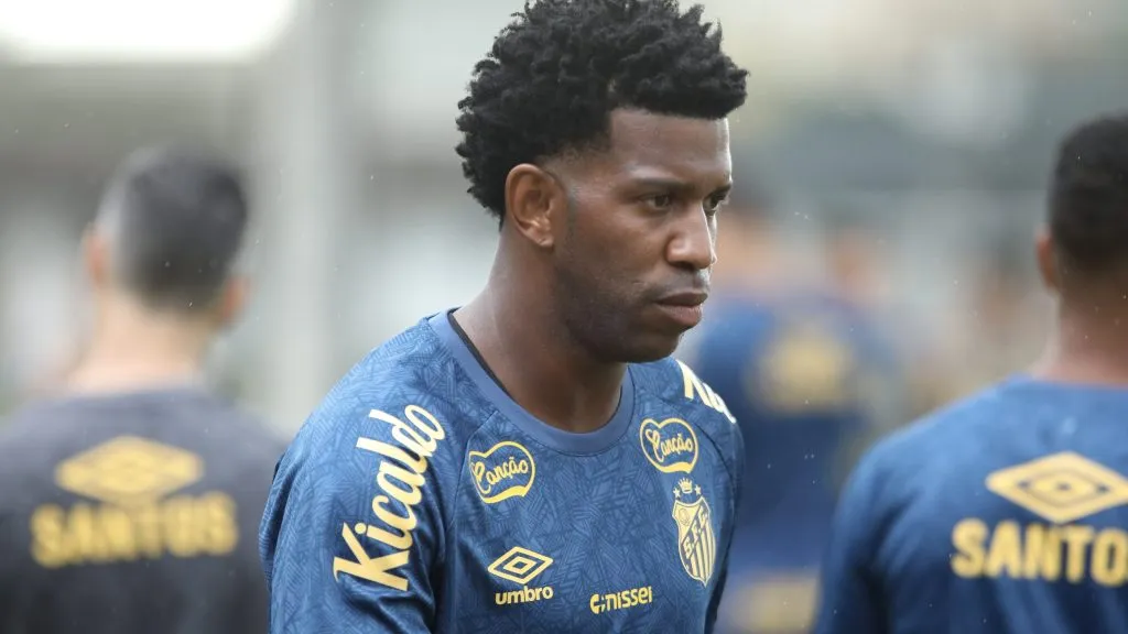 Gil durante treinamento. Foto: Reinaldo Campos/AGIF