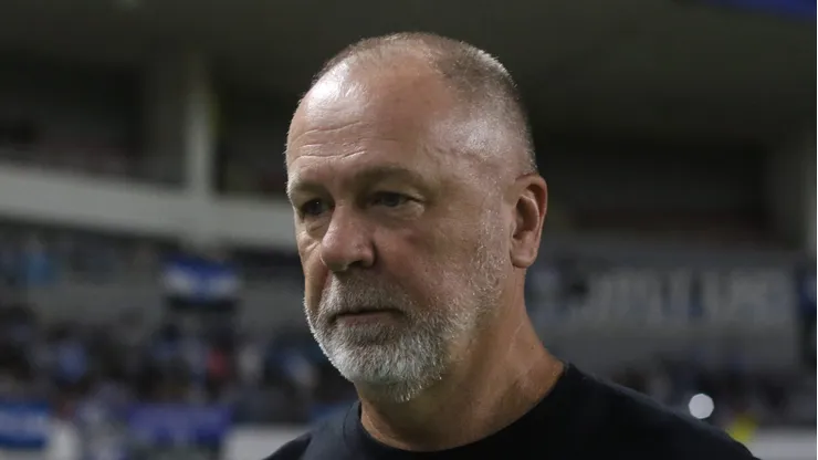 Mano Menezes não vai comandar o Imortal contra o São Paulo.