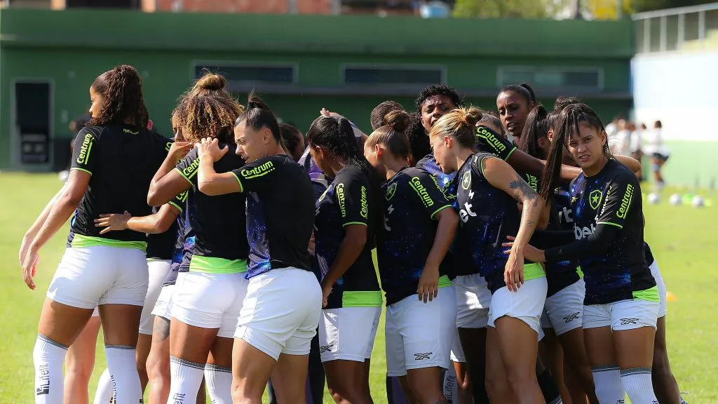Grupo de jogadoras do Botafogo
