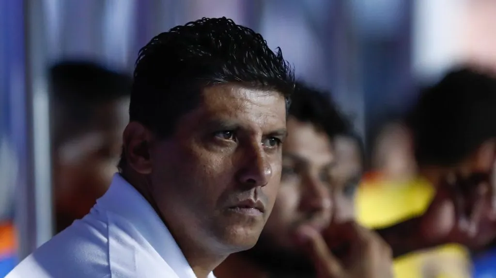 Foto: Marcello Zambrana/AGIF – Sidnei Lobo comanda o Imortal neste sábado (17).