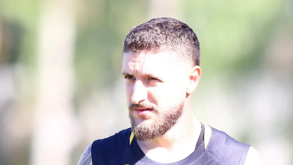 Foto: Mauricio De Souza/AGIF – Zé Rafael ganha chance no time titular no clássico paulista.