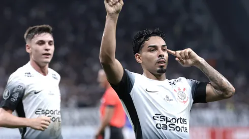 Matheus Bidu jogador do Corinthians comemora seu gol durante partida contra o Universidad Central - Foto: Marcello Zambrana/AGIF