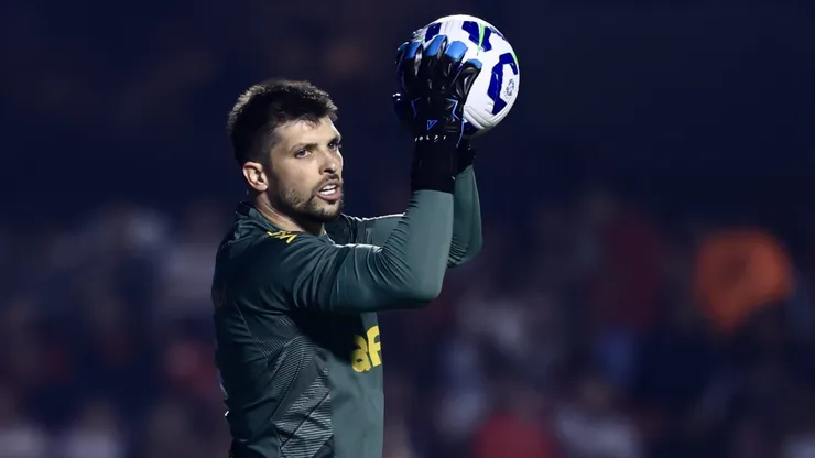 Tiago Volpi goleiro do Grêmio durante partida contra o São Paulo - Foto: Marcello Zambrana/AGIF
