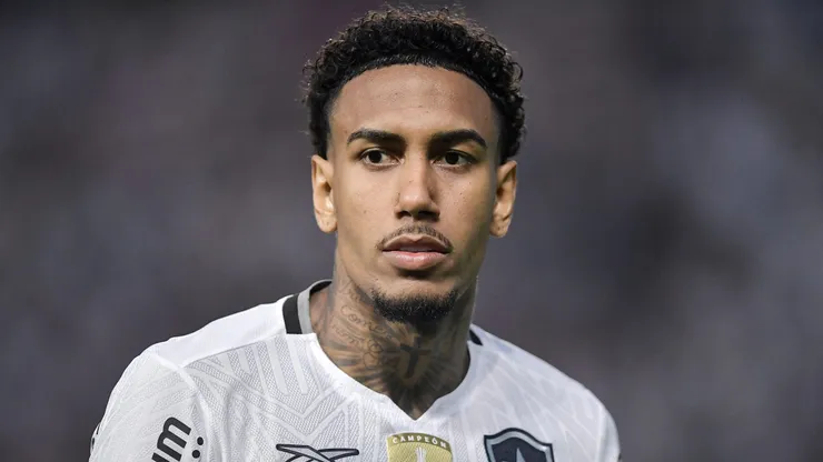 RJ - RIO DE JANEIRO - 23/02/2025 - CARIOCA 2025, VASCO X BOTAFOGO - Rwan Cruz jogador do Botafogo durante partida contra o Vasco no estadio Sao Januario pelo campeonato Carioca 2025. Foto: Thiago Ribeiro/AGIF