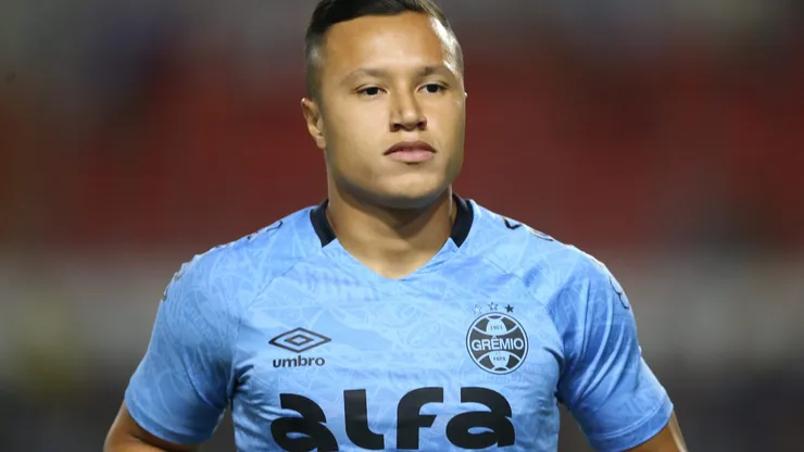 Marlon acabou perdendo grande chance antes do lance polêmico de pênalti para o São Paulo.