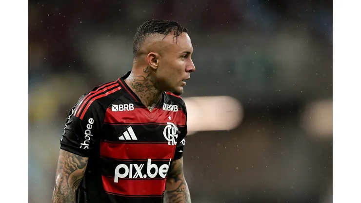 RJ - RIO DE JANEIRO - 30/01/2025 - CARIOCA 2025, FLAMENGO X SAMPAIO CORREA - Everton Cebolinha jogador do Flamengo durante partida contra o Sampaio Correa no estadio Maracana pelo campeonato Carioca 2025. Foto: Thiago Ribeiro/AGIF