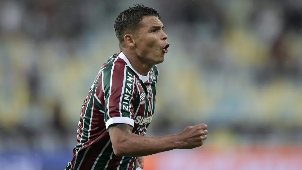 Preservado na Sul-Americana, Thiago Silva volta ao time titular do Fluminense – Foto: Thiago Ribeiro/AGIF