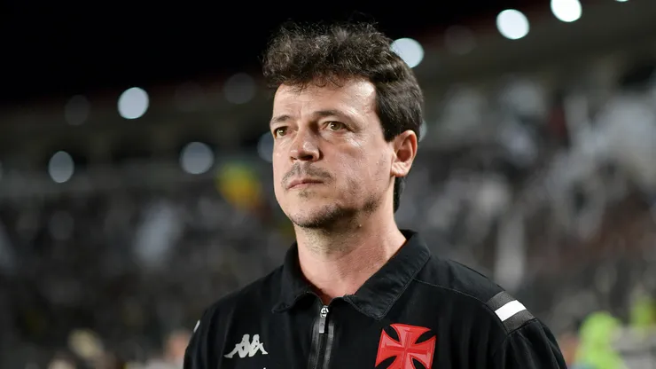 Ex-Fluminense, Diniz inicou sua trajetória no Vasco com o pé direito no Campeonato Brasileiro - Foto: Thiago Ribeiro/AGIF