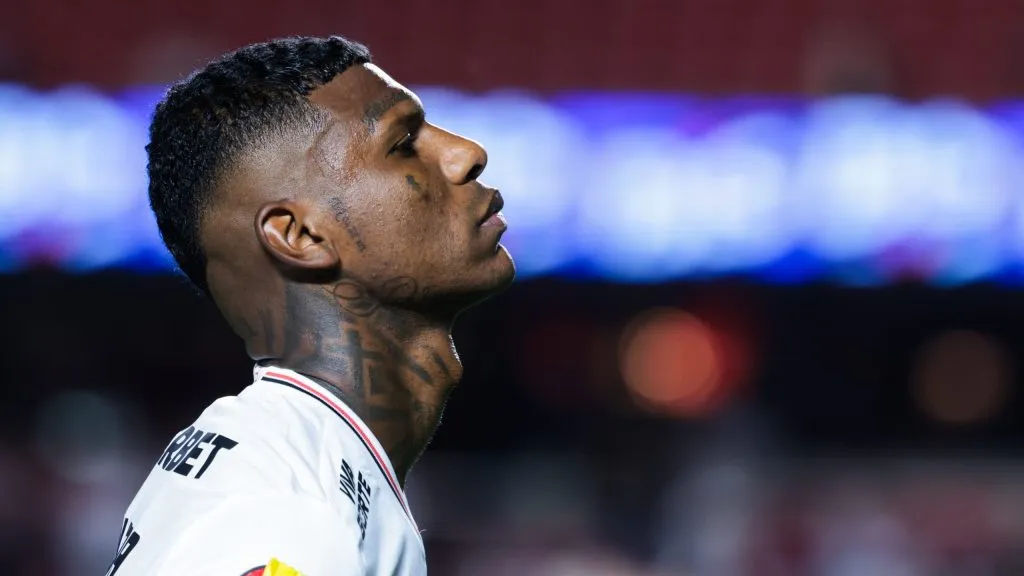 Arboleda, defensor do Tricolor Paulista. Foto: Marcello Zambrana/AGIF.