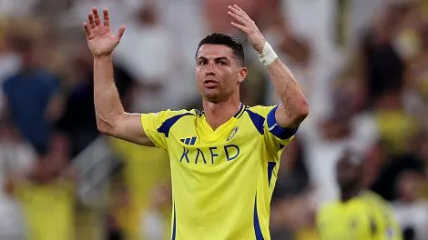Cristiano Ronaldo durante partida. Foto: Yasser Bakhsh/Getty Images