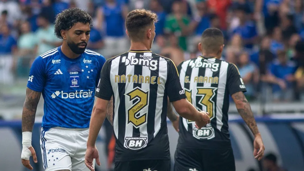 MG – BELO HORIZONTE – 09/02/2025 – MINEIRO 2025, CRUZEIRO X ATLETICO-MG – Gabriel jogador do Cruzeiro durante partida contra o Atletico-MG no estadio Mineirao pelo campeonato Mineiro 2025. Foto: Fernando Moreno/AGIF