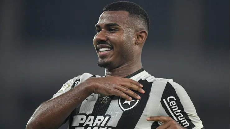 Cuiabano vem sendo fundamental na lateral botafoguense