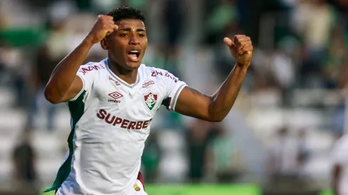 Hércules comemora seu gol pelo Fluminense. Foto: Luiz Erbes/AGIF